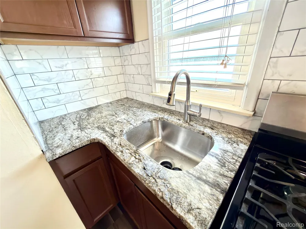 14257 MULBERRY STREET Southgate City, MI 48195