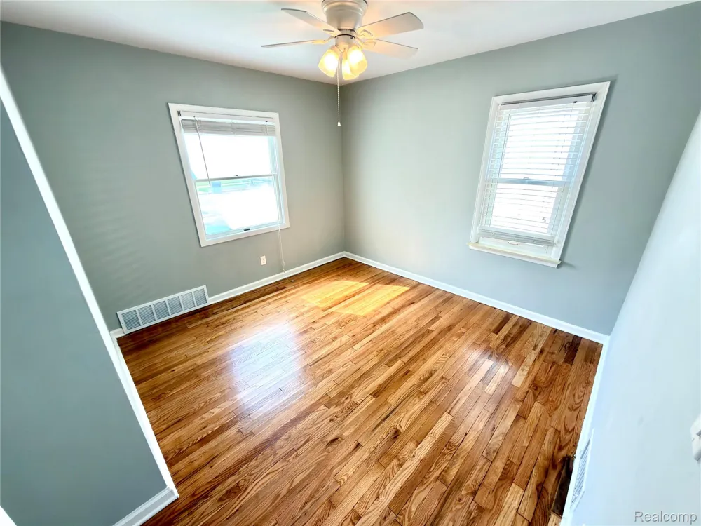 14257 MULBERRY STREET Southgate City, MI 48195