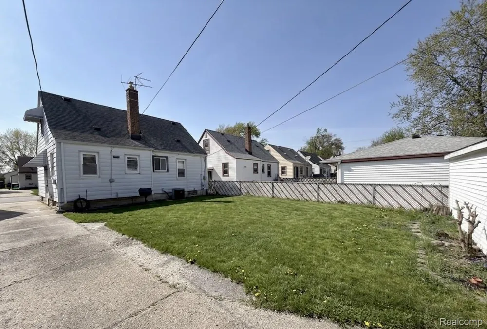 14257 MULBERRY STREET Southgate City, MI 48195