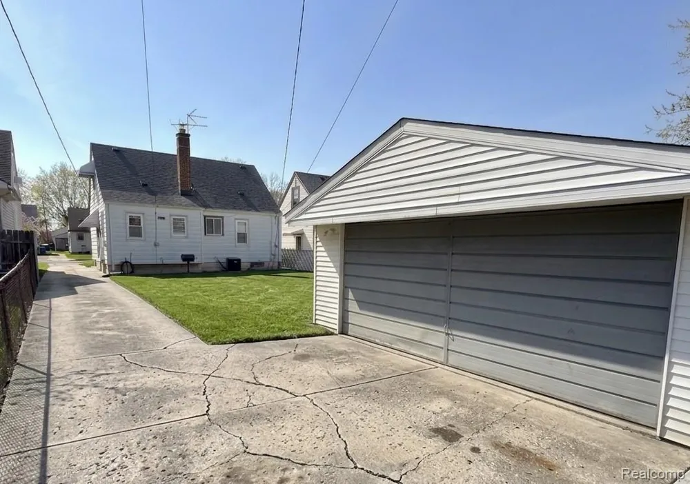 14257 MULBERRY STREET Southgate City, MI 48195