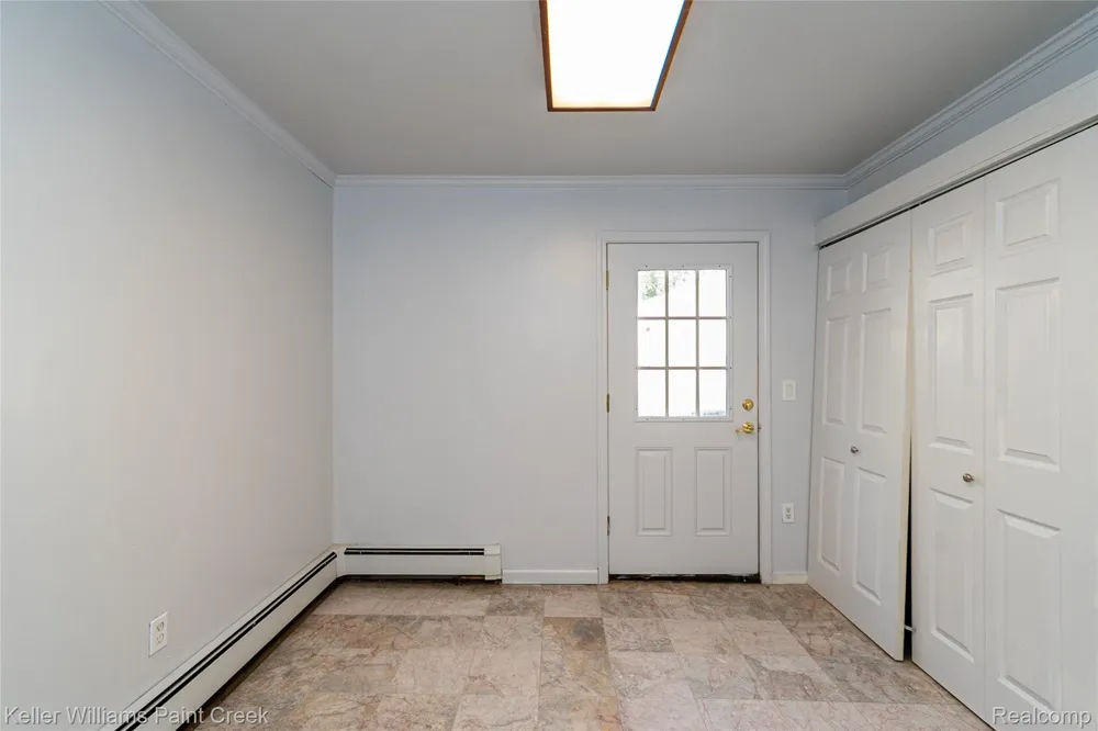 27425 Townley Street Madison Heights City, MI 48071