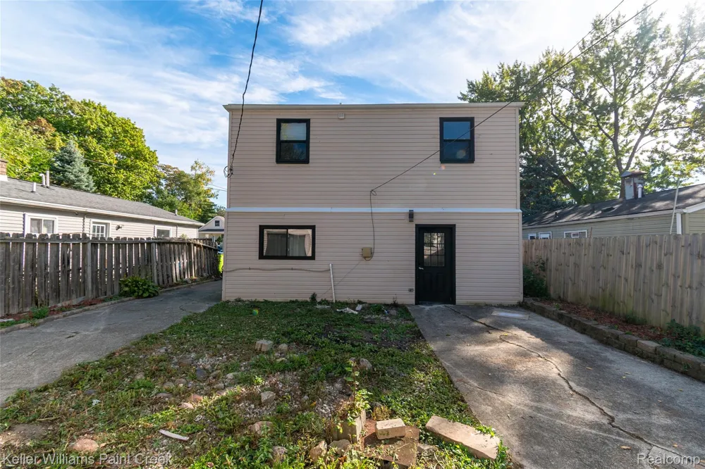 27425 Townley Street Madison Heights City, MI 48071