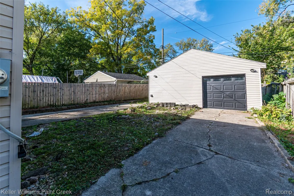 27425 Townley Street Madison Heights City, MI 48071