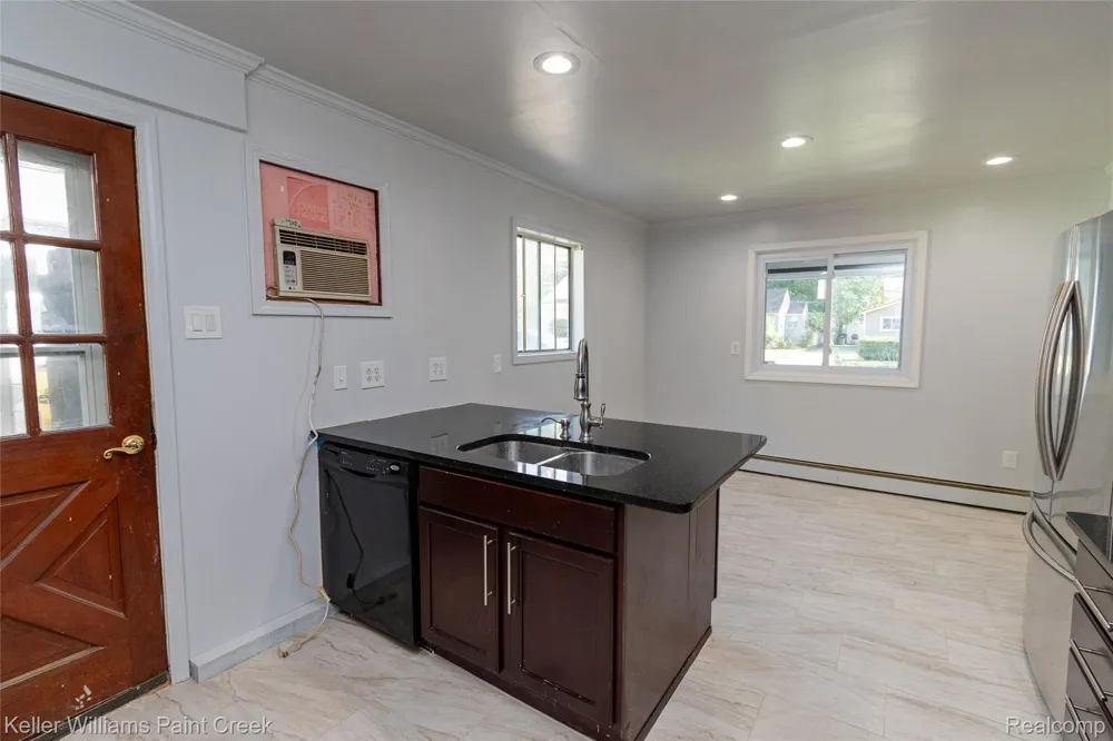 27425 Townley Street Madison Heights City, MI 48071