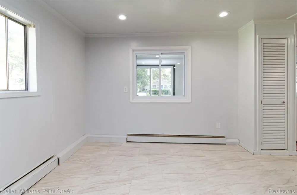 27425 Townley Street Madison Heights City, MI 48071