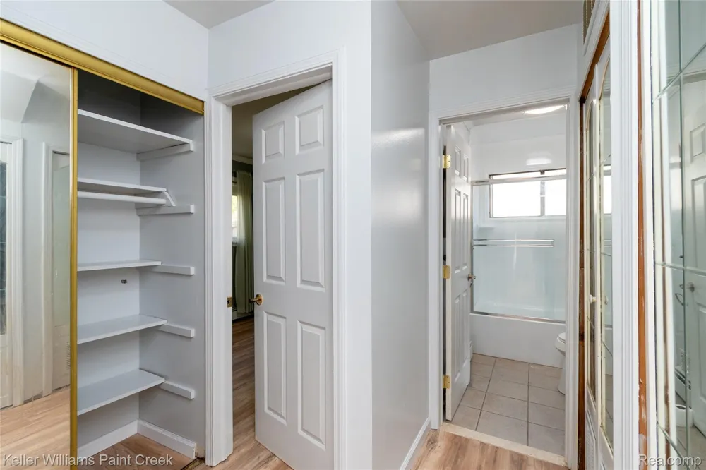 27425 Townley Street Madison Heights City, MI 48071