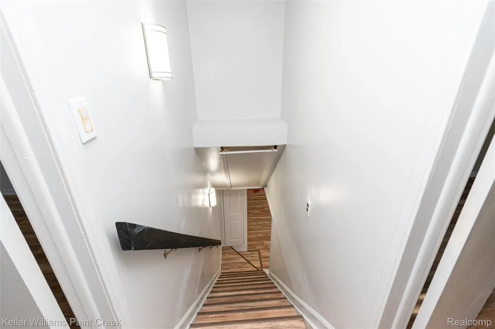27425 Townley Street Madison Heights City, MI 48071
