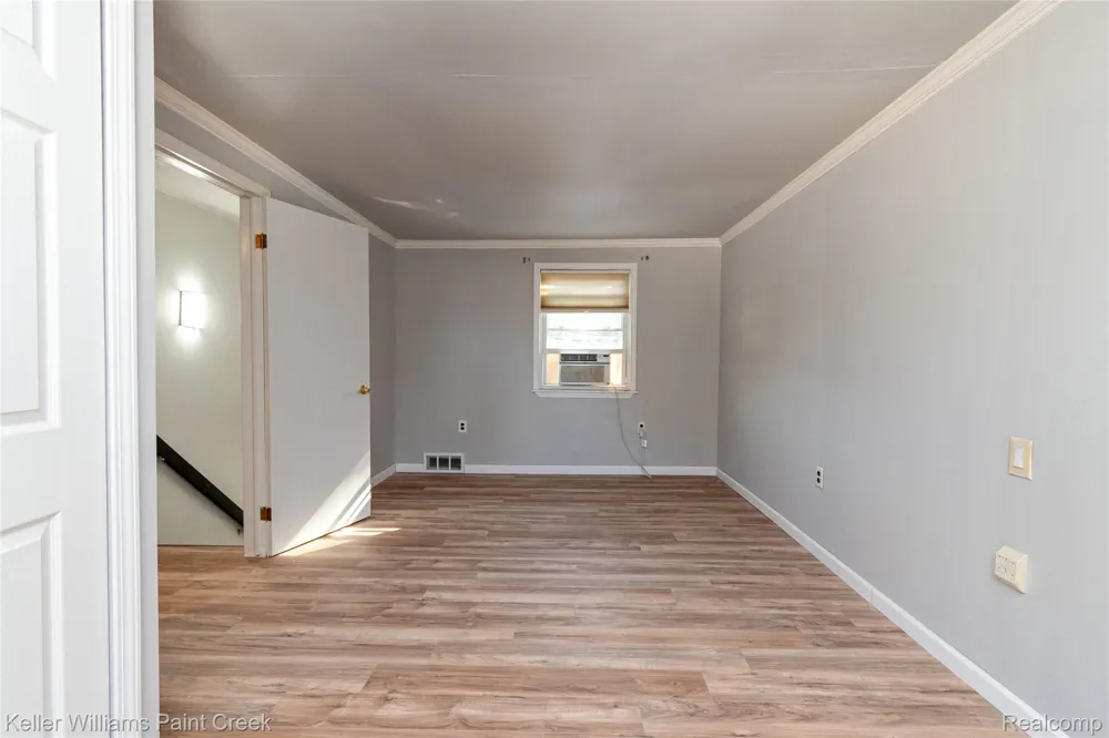 27425 Townley Street Madison Heights City, MI 48071