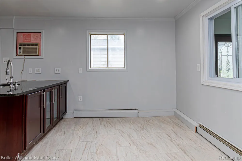 27425 Townley Street Madison Heights City, MI 48071