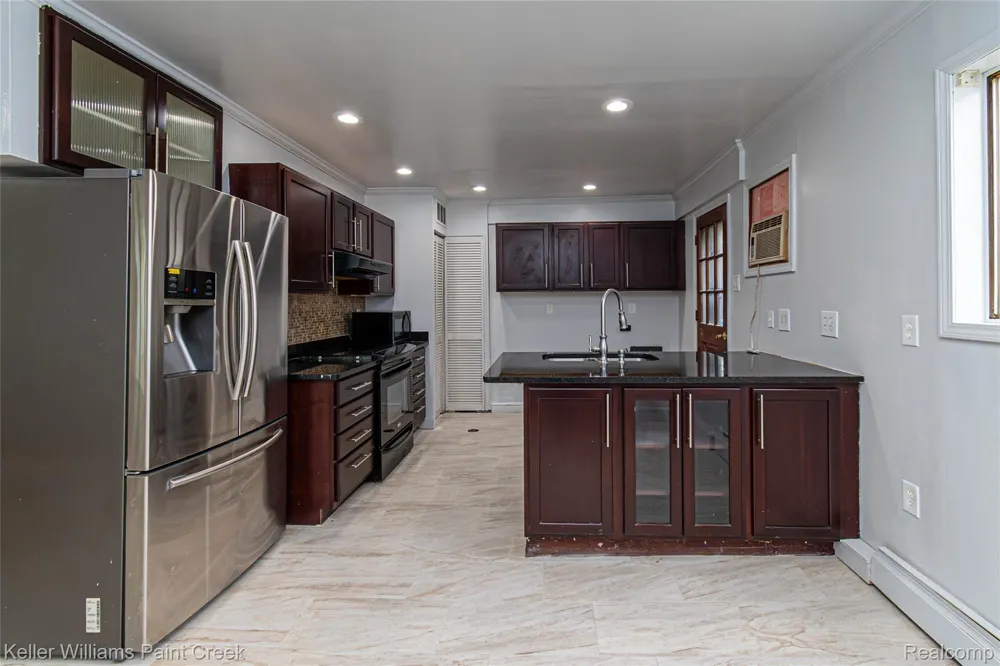 27425 Townley Street Madison Heights City, MI 48071