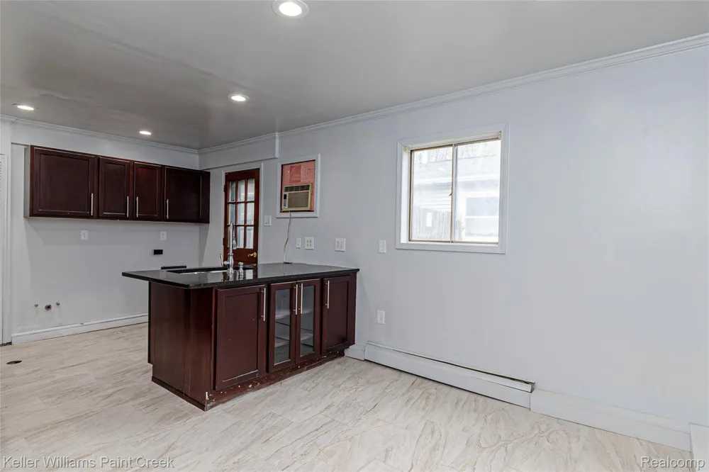 27425 Townley Street Madison Heights City, MI 48071