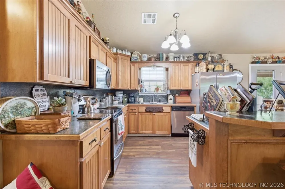 17500 County Road 3470 Roff, OK 74865