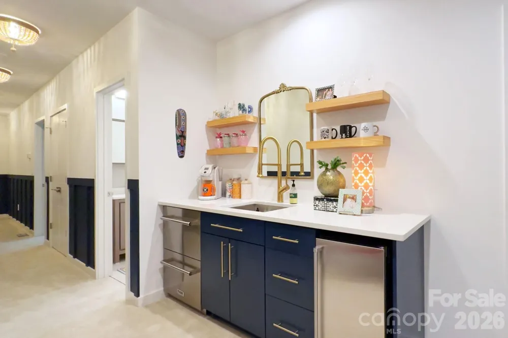 559 Shining Rock Path Horse Shoe, NC 28742