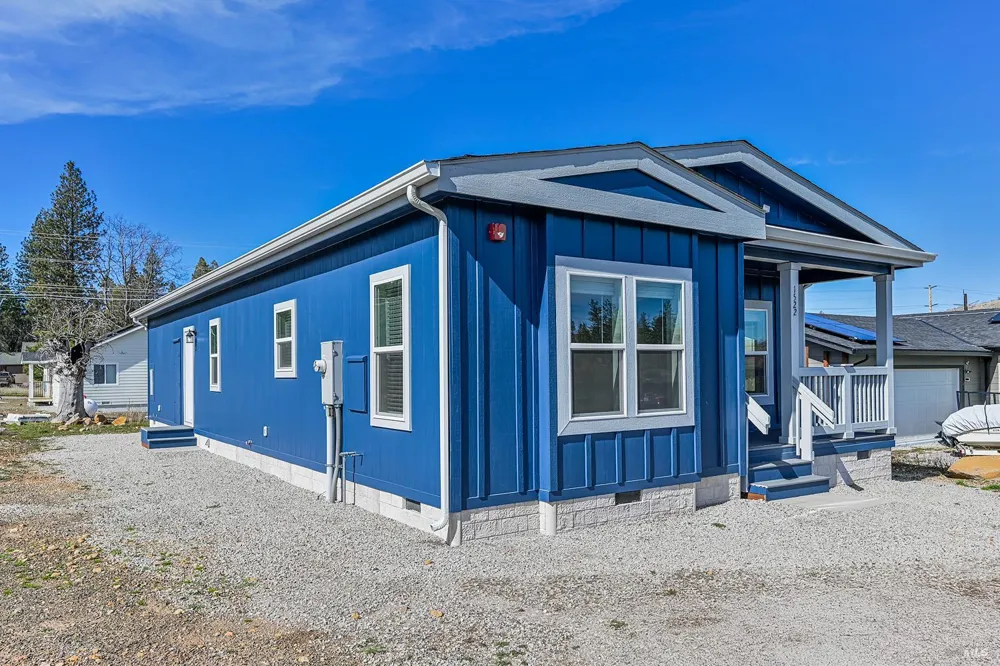 1522 Wakefield Avenue Weed, CA 96094