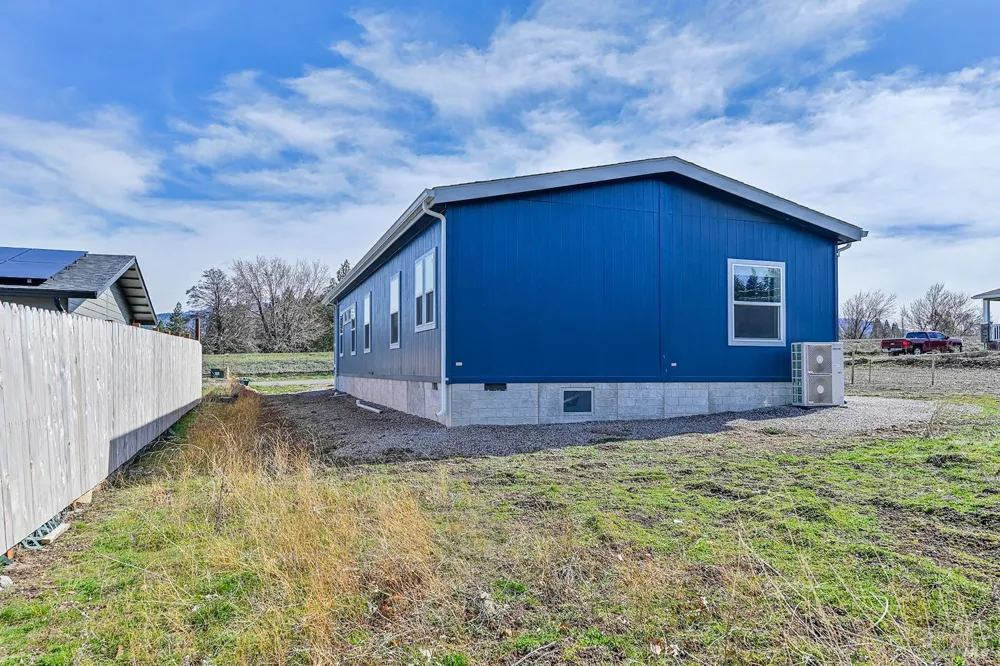 1522 Wakefield Avenue Weed, CA 96094