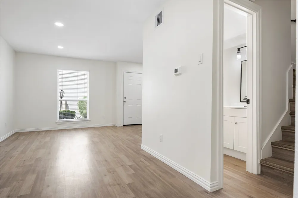 9818 Valley Meadow Place Dallas, TX 75220