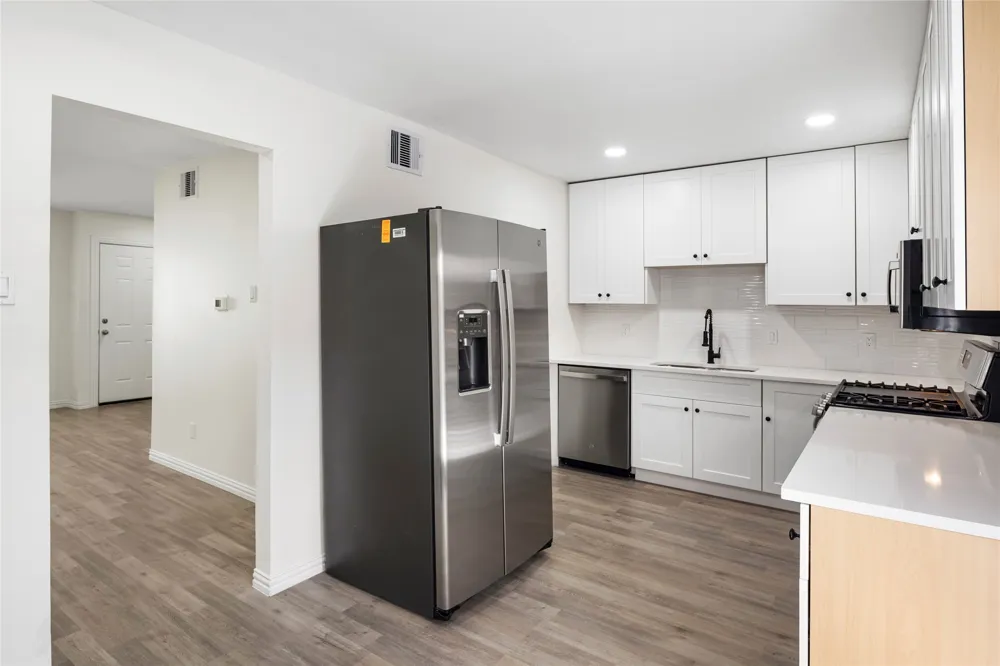 9818 Valley Meadow Place Dallas, TX 75220