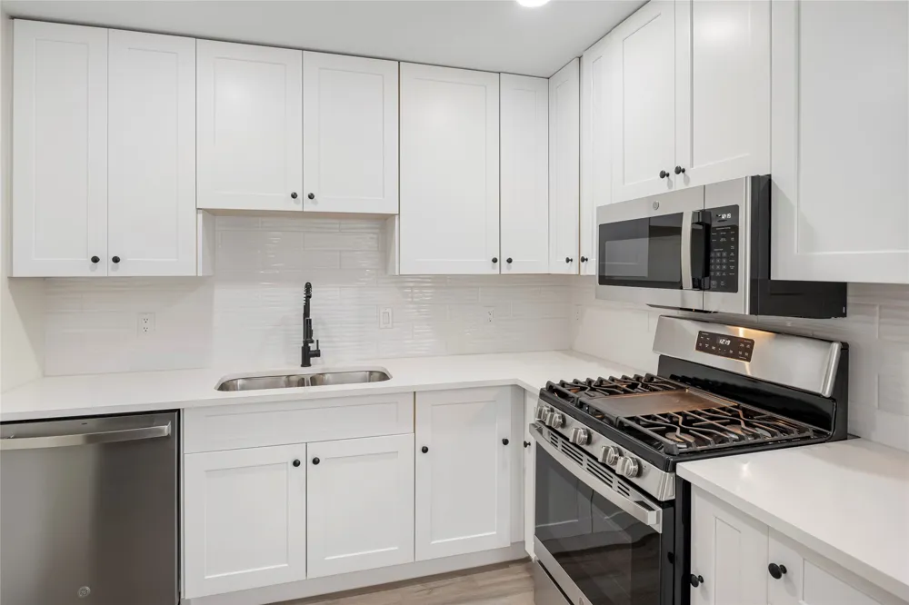 9818 Valley Meadow Place Dallas, TX 75220