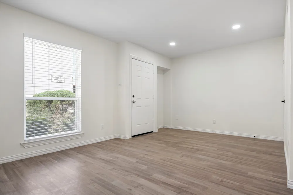 9818 Valley Meadow Place Dallas, TX 75220
