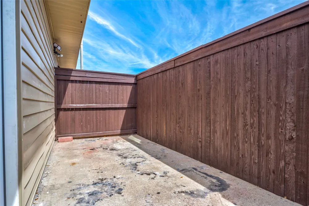 9818 Valley Meadow Place Dallas, TX 75220