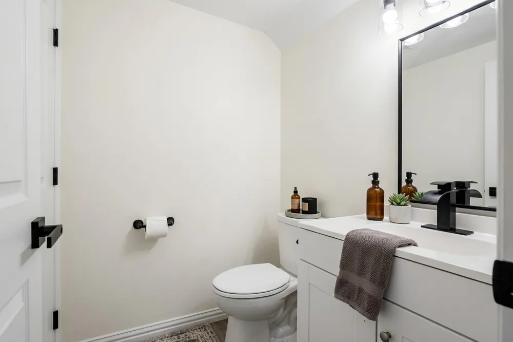 9818 Valley Meadow Place Dallas, TX 75220