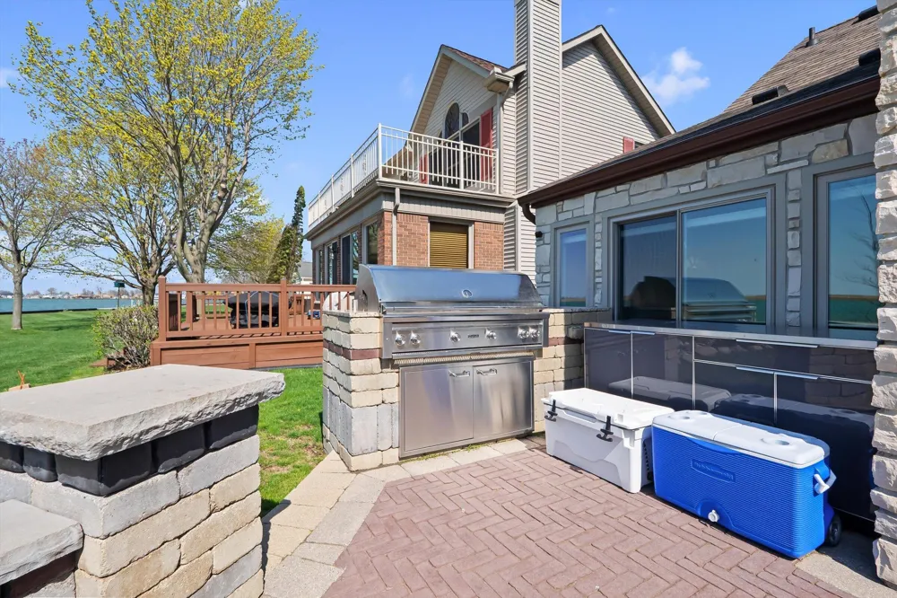 8115 Colony Drive Algonac, MI 48001