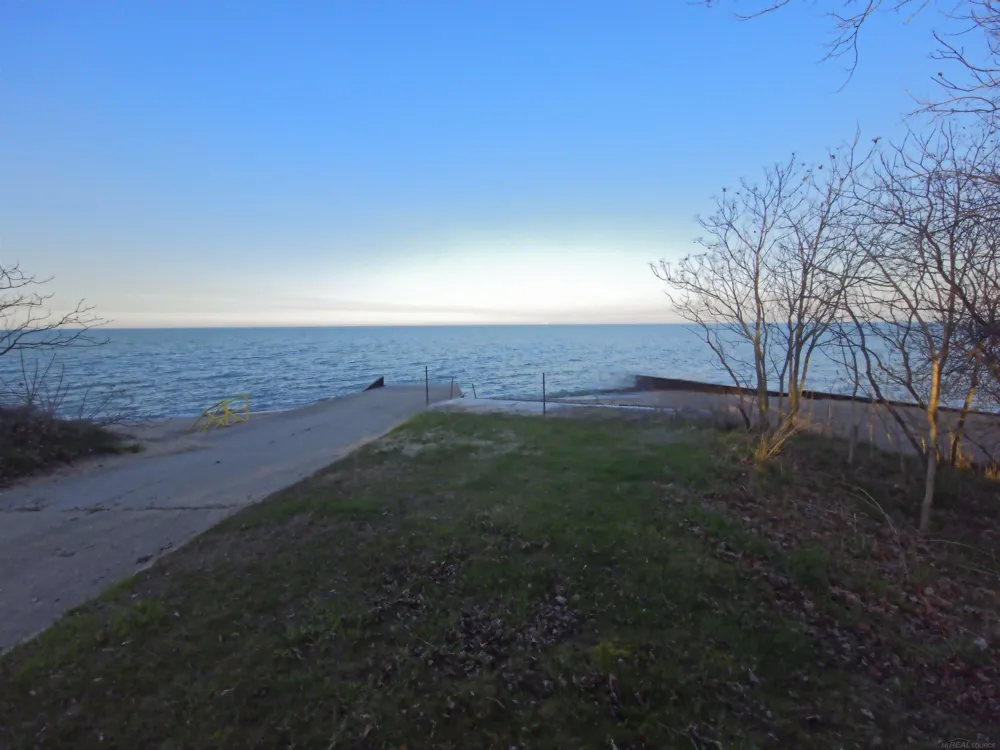 7333 Hawthorne Road Worth Township, MI 48450