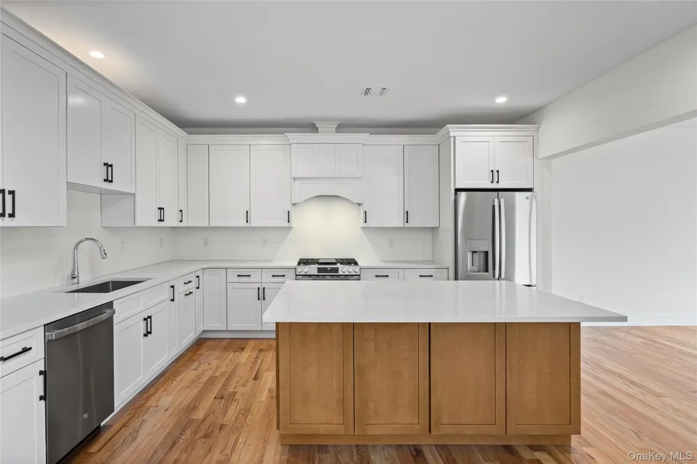 7 Jersey Avenue Miller Place, NY 11764