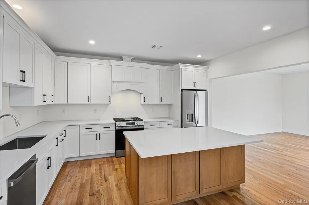 7 Jersey Avenue Miller Place, NY 11764