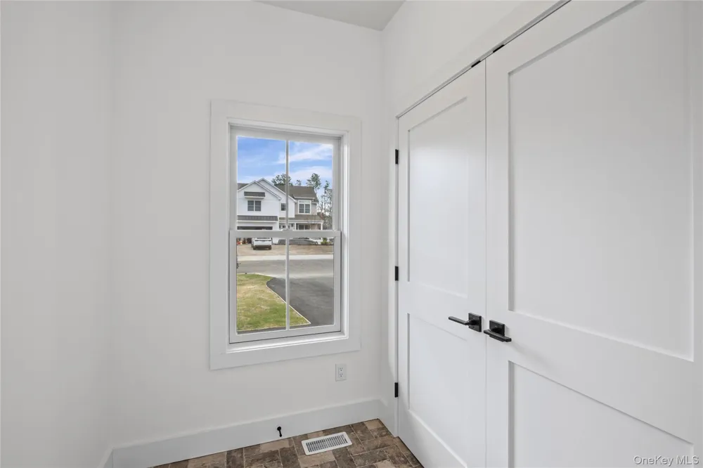 7 Jersey Avenue Miller Place, NY 11764