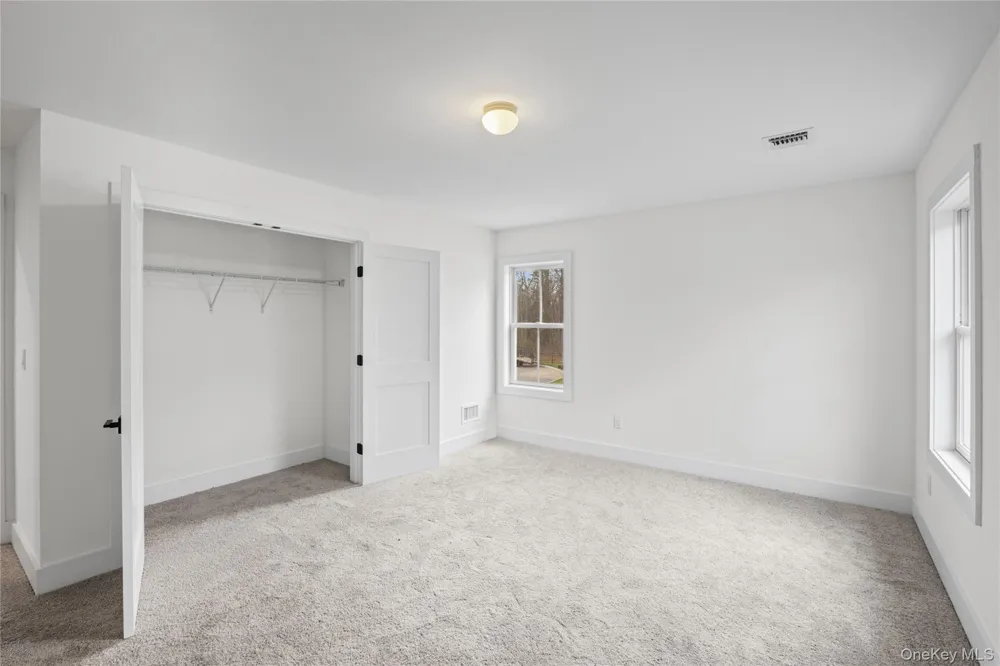 7 Jersey Avenue Miller Place, NY 11764