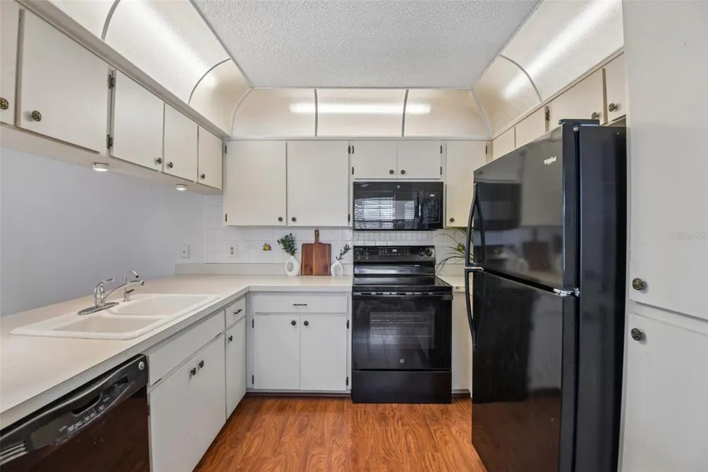 7713 HILLSIDE COURT #204 Hudson, FL 34667