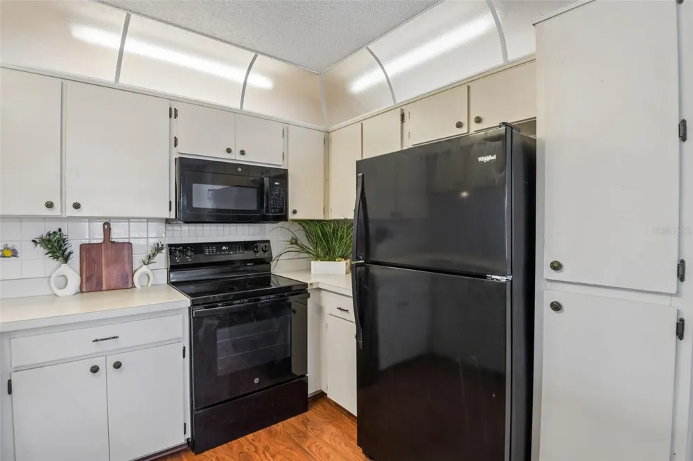 7713 HILLSIDE COURT #204 Hudson, FL 34667