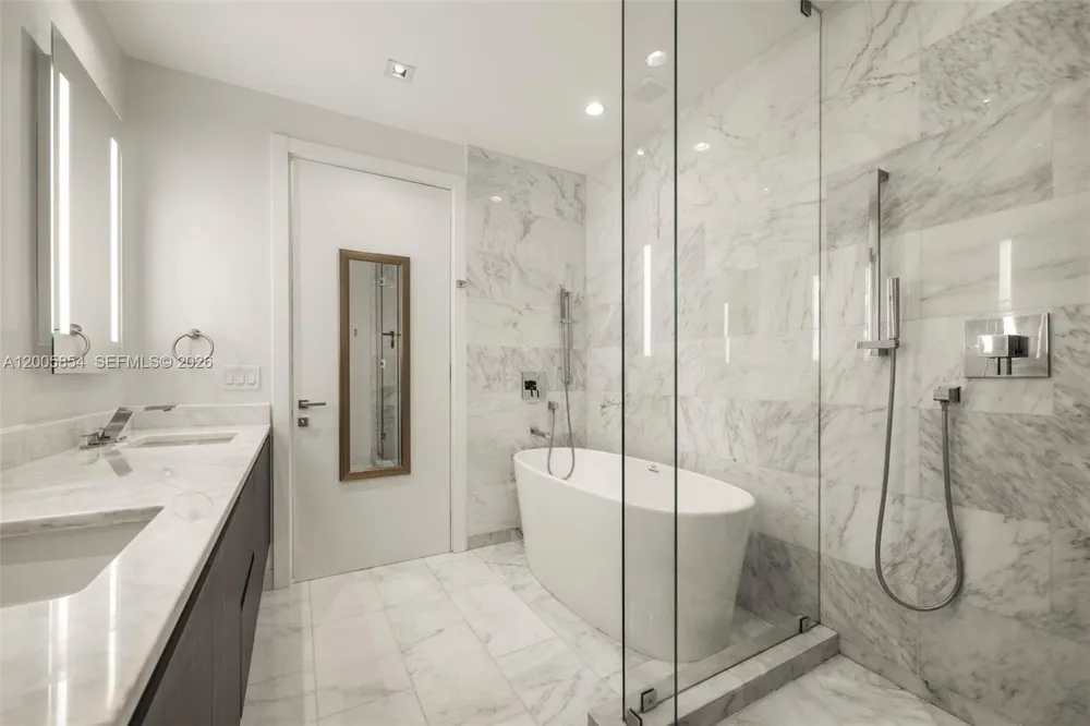 1451 Brickell Ave #4002 Miami, FL 33131