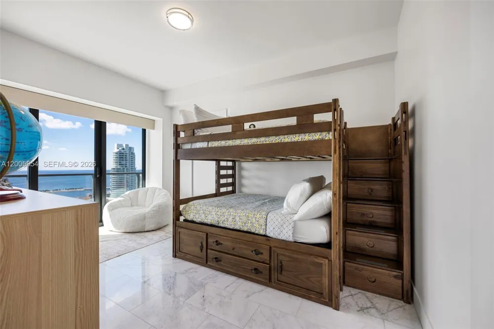 1451 Brickell Ave #4002 Miami, FL 33131