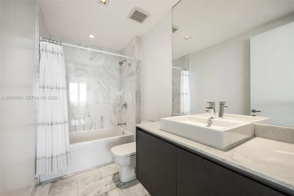 1451 Brickell Ave #4002 Miami, FL 33131