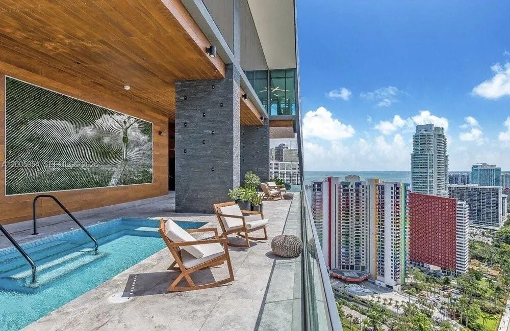 1451 Brickell Ave #4002 Miami, FL 33131