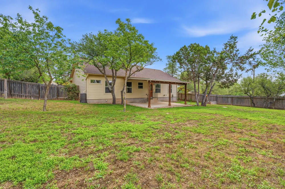 10215 Twin Lake Loop Dripping Springs, TX 78620