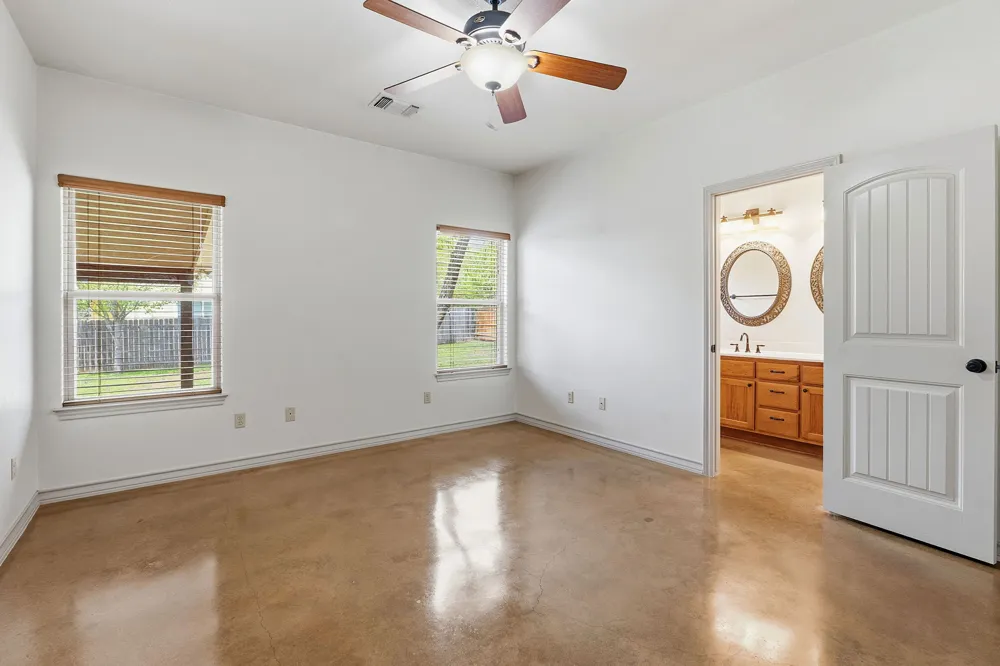 10215 Twin Lake Loop Dripping Springs, TX 78620