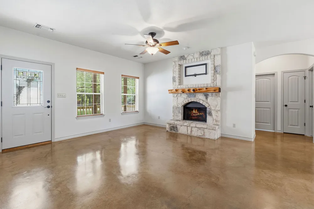10215 Twin Lake Loop Dripping Springs, TX 78620