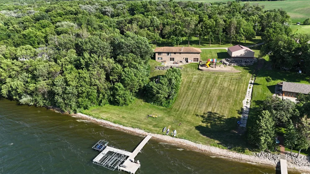 26775 Mickelson Drive Starbuck, MN 56381