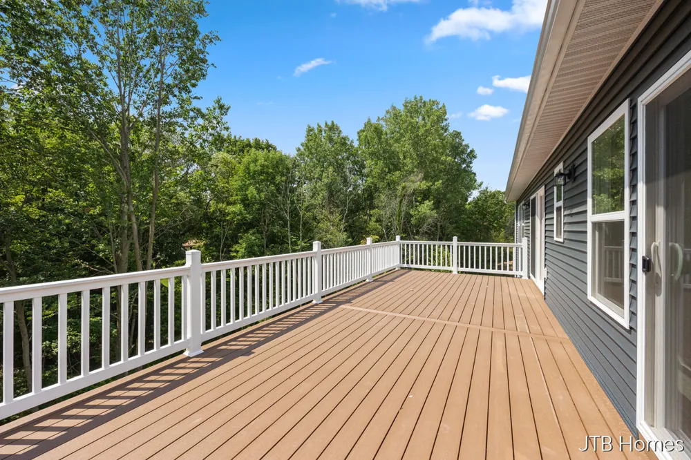 5888 Valley Point Drive SE Caledonia, MI 49316