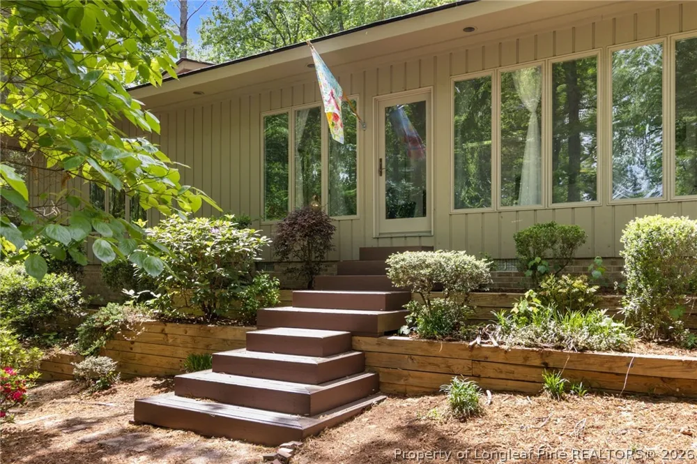209 Lakeview Drive Sanford, NC 27322