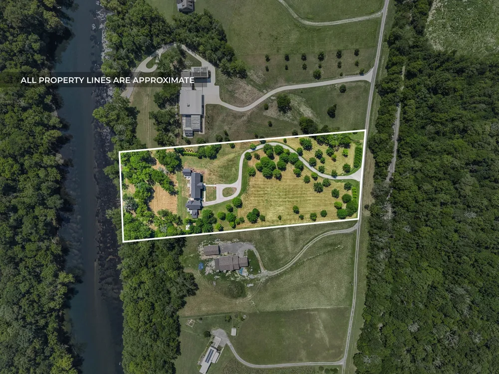 84 Judd Ln Lancaster, TN 38569