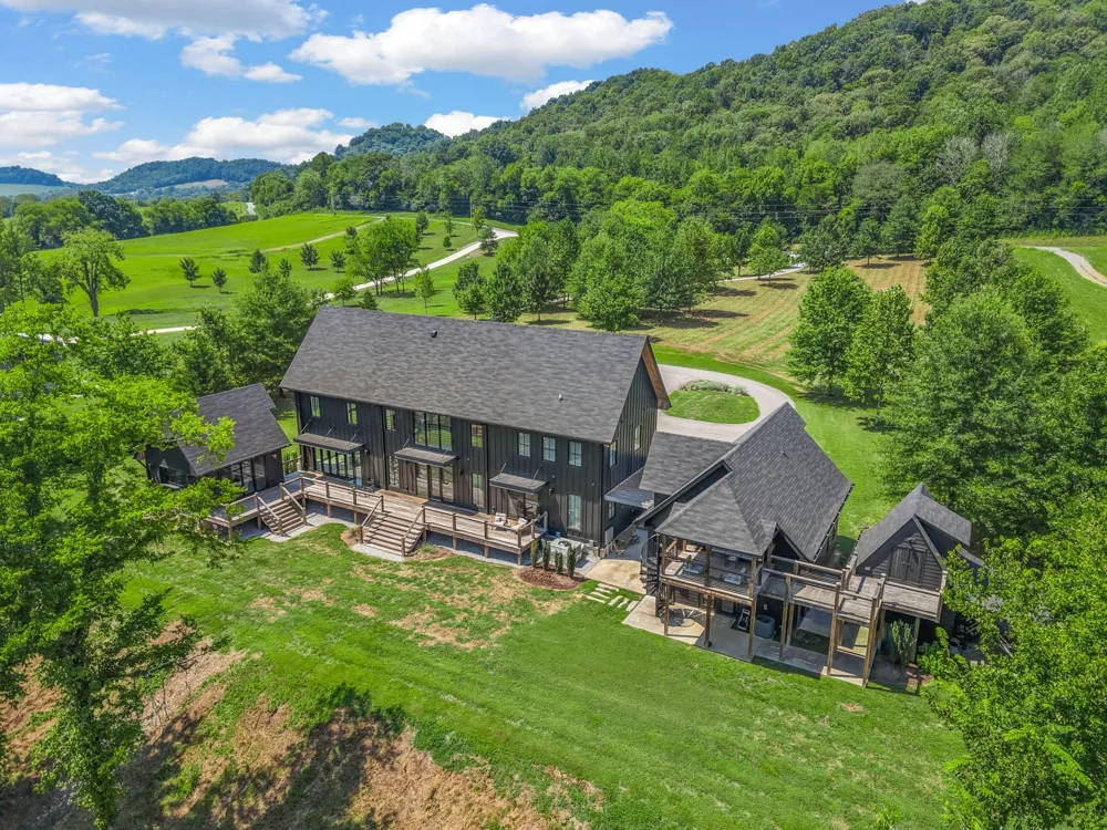 84 Judd Ln Lancaster, TN 38569