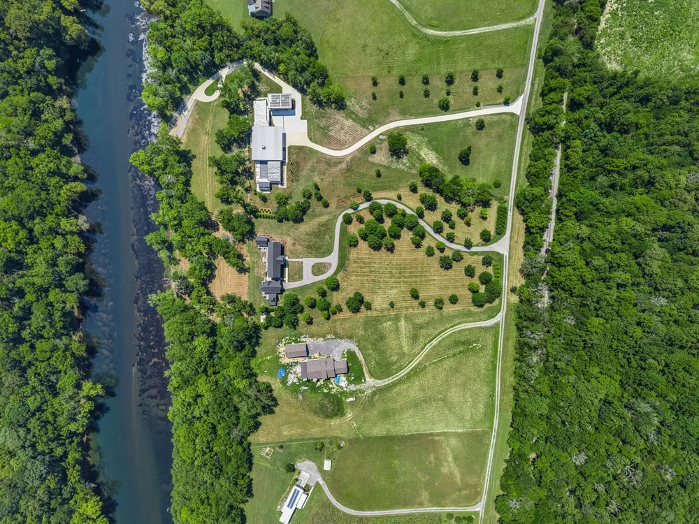 84 Judd Ln Lancaster, TN 38569