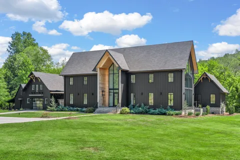 84 Judd Ln