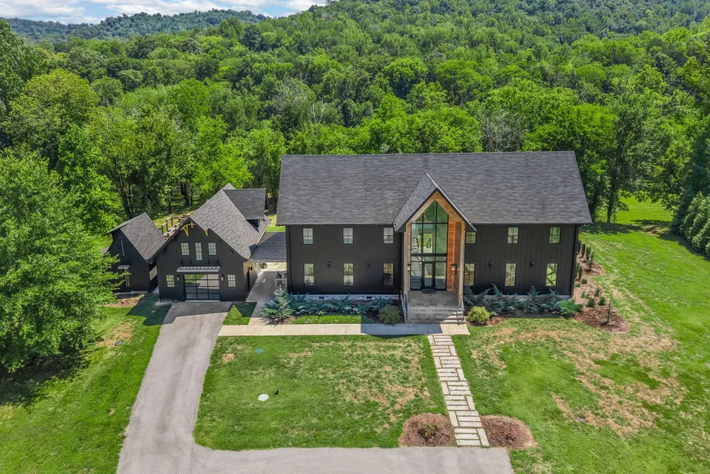 84 Judd Ln Lancaster, TN 38569