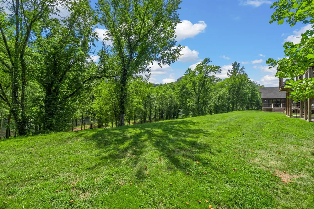 84 Judd Ln Lancaster, TN 38569