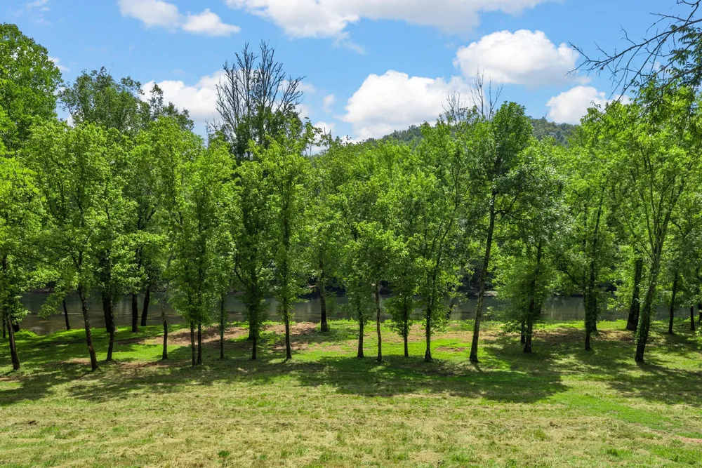 84 Judd Ln Lancaster, TN 38569